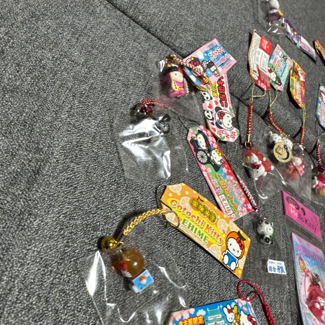 大量♡ハローキティご当地根付ストラップ　ファスナーストラップなど　まとめて60個