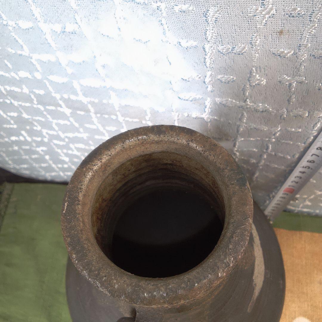 茶色の陶器製壺 金属製ハンドル付き 直しあります