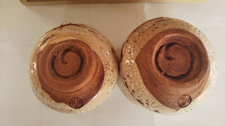 楽山焼 玉井楽山作 天神蟹精密彫り 蓋付き夫婦湯呑み茶碗 共箱（未使用