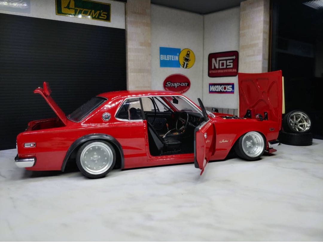 京商1/18 スカイラインGTーR 赤