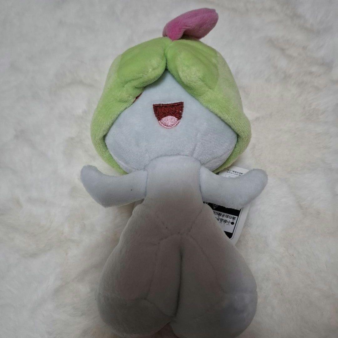 ポケモンセンター　キルリア　ラルトス　ぬいぐるみ