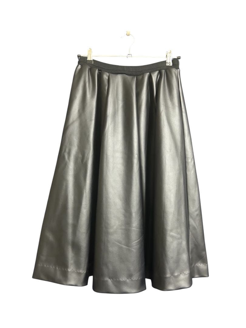 ✨新品　未使用品✨irise（イリゼ）レザーライク フレアスカート