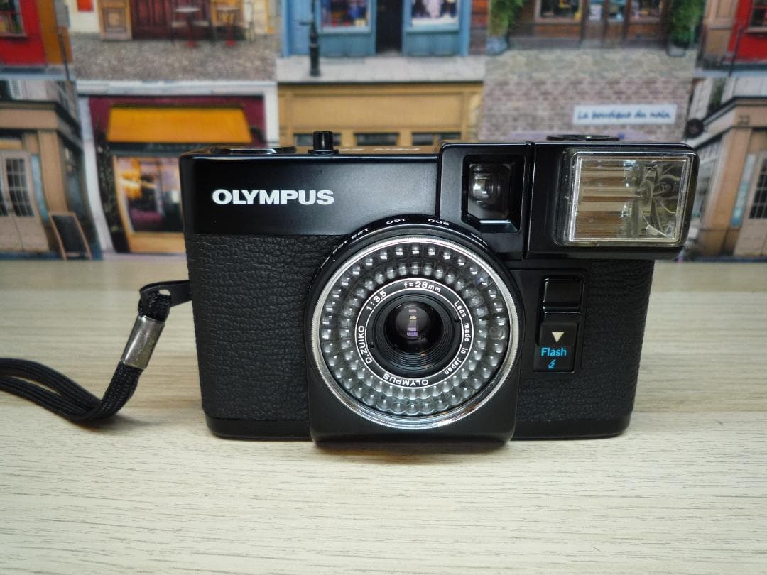 ☆ストロボ付きハーフカメラ☆ OLYMPUS PEN EF ㉖ カメラ