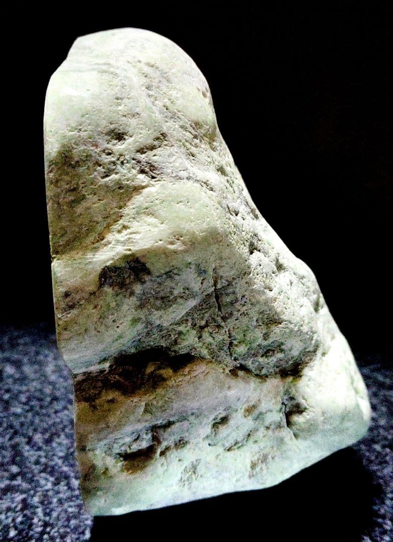 ☆翡翠原石☆糸魚川硬玉【小滝・川ズレ・カット1.5kg】