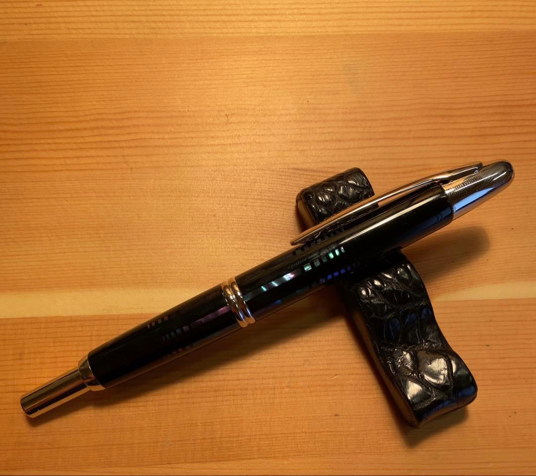 パイロット キャップレス万年筆 螺鈿(水面) 逆輸入モデル - メルカリ