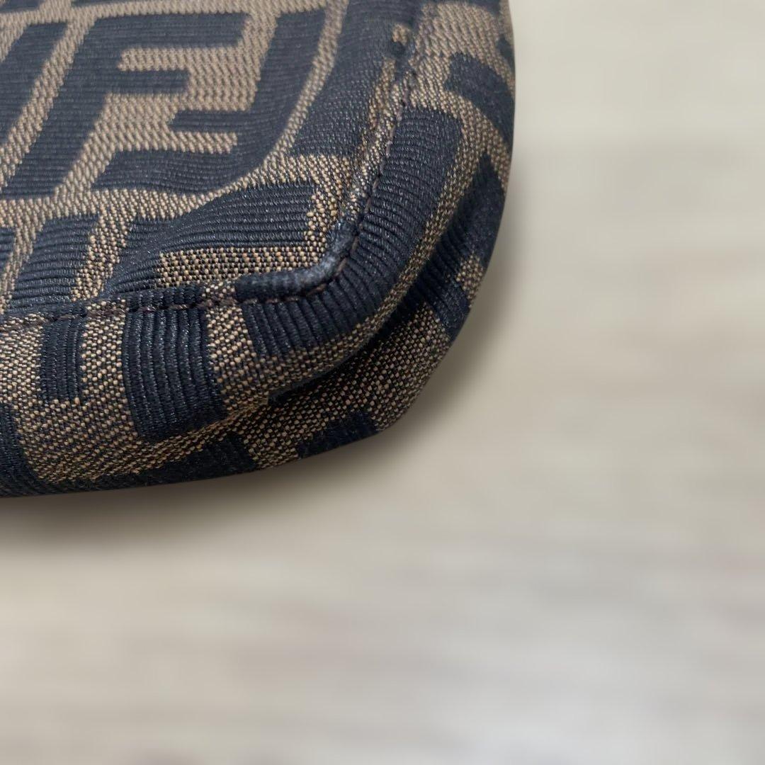 【超美品】FENDI FFロゴ ショルダーバッグ