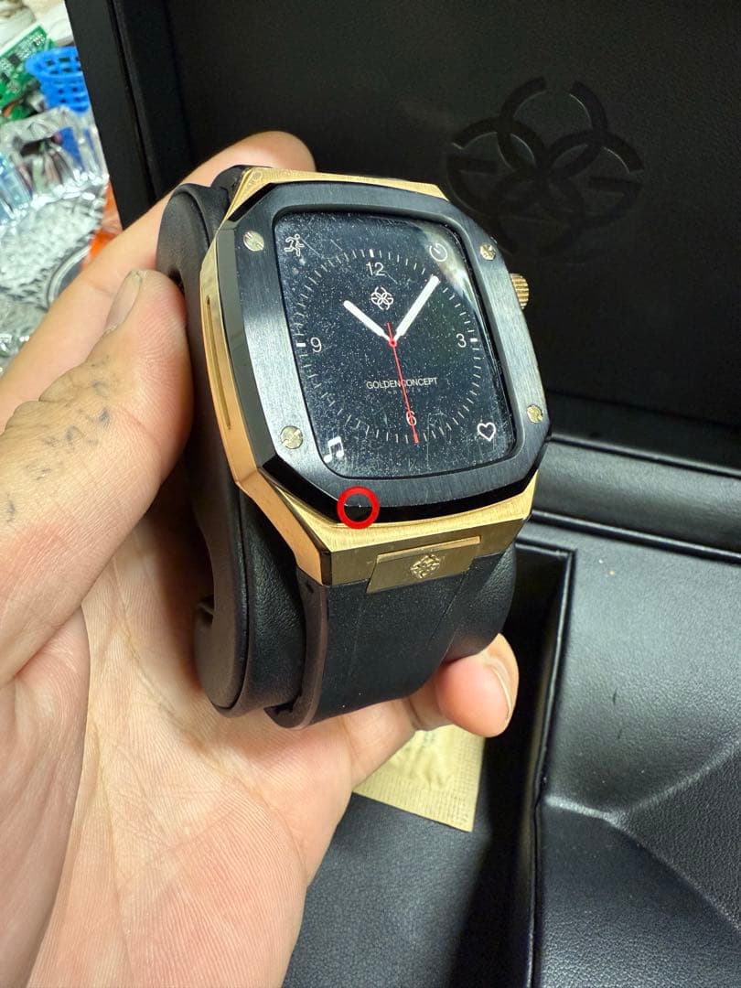 golden concept 44mm ローズゴールド×ブラックシリコン