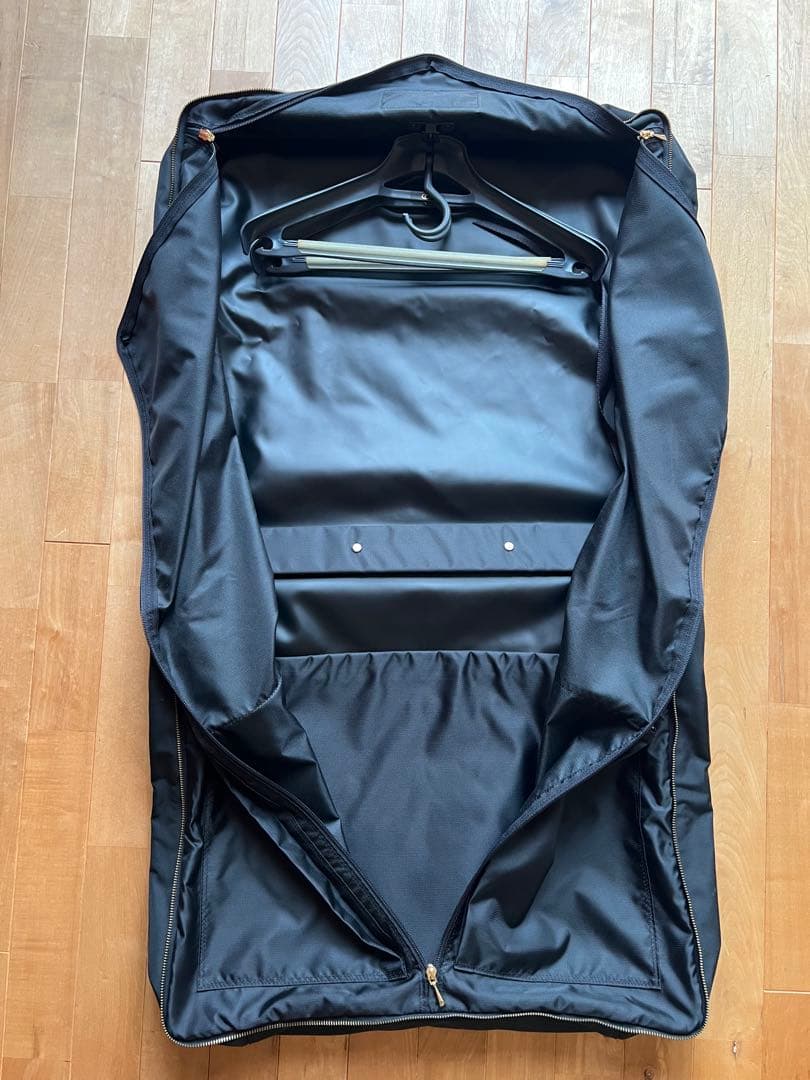 GEOFFREY BEENE ジェフリー ビーン ガーメントケース - メルカリ