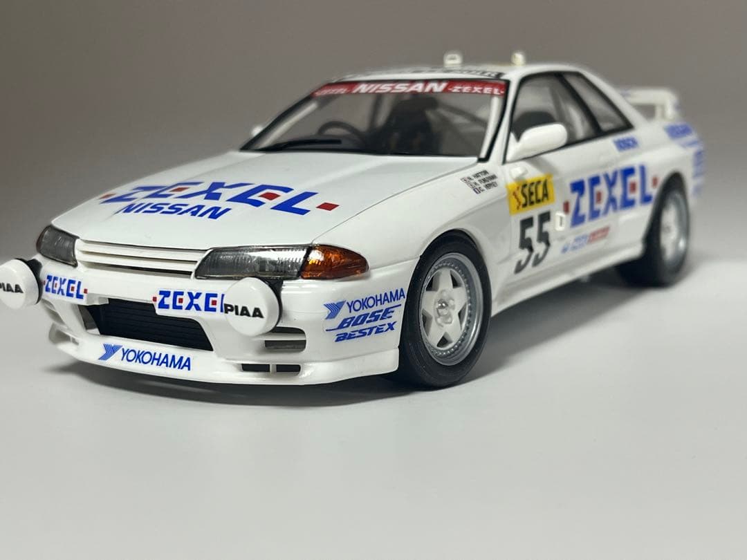 タミヤ1/24ゼクセルスカイラインGT-R Gr.Nプラモデル完成品