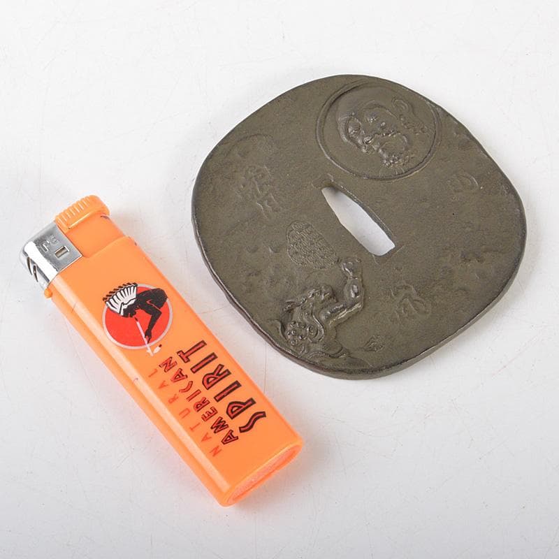 武具　刀装具　古鉄　達磨図　鍔　在銘　N　6450