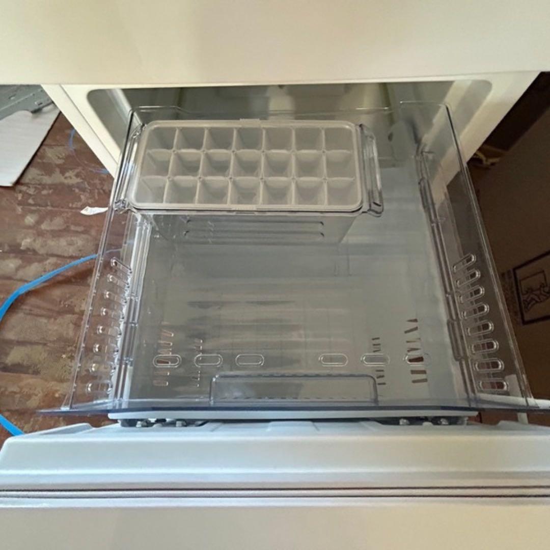 2024年式/一人暮らし向け冷蔵庫/YRZ-F15MW