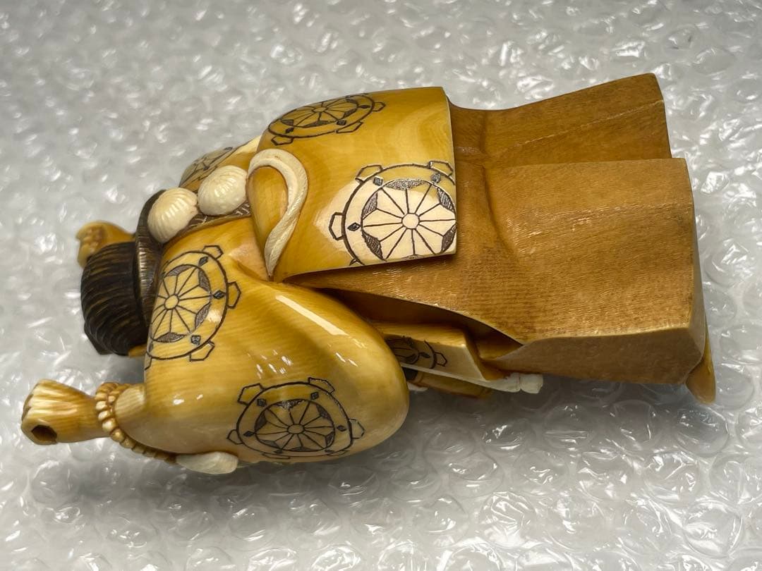 【木箱付】根付風 彫刻人形 武者像 361g 《青帆銘》