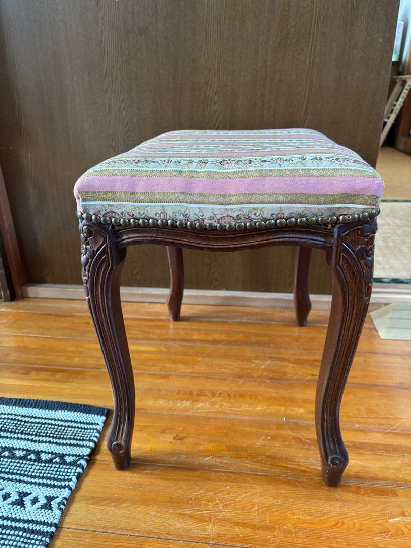 スツール　ロココ様式　木製スツール　猫脚　ヨーロピアン　ブラウン　腰掛椅子