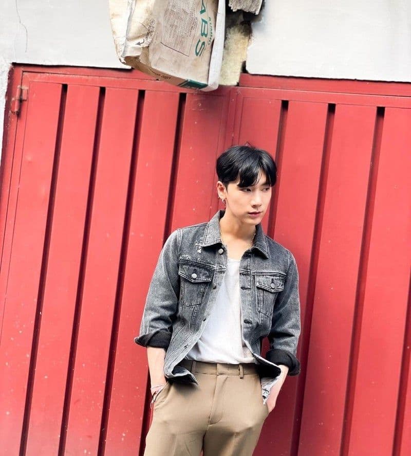 新品 レア REPRESENT テン デニムジャケット WayV Tシャツ