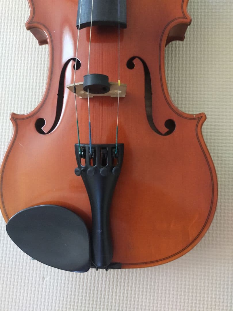 スズキSUZUKIバイオリンNO200.Size4/4.肩当て付き