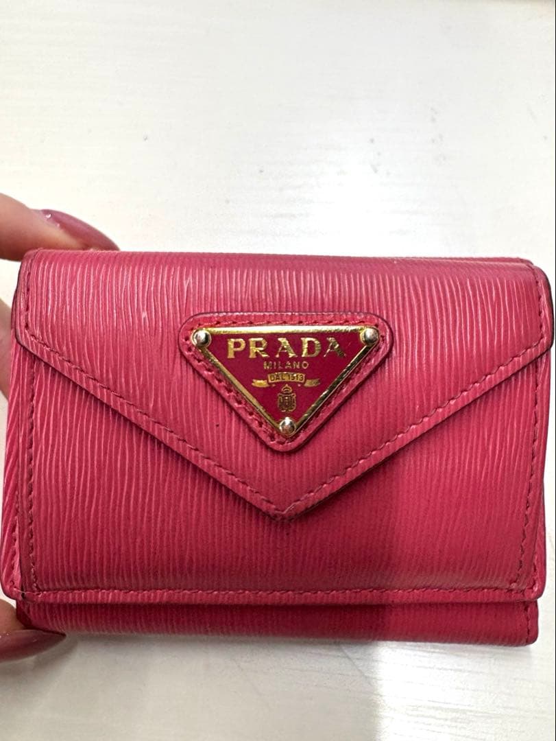 最終値下げ⭐︎PRADA ピンク 三つ折り財布