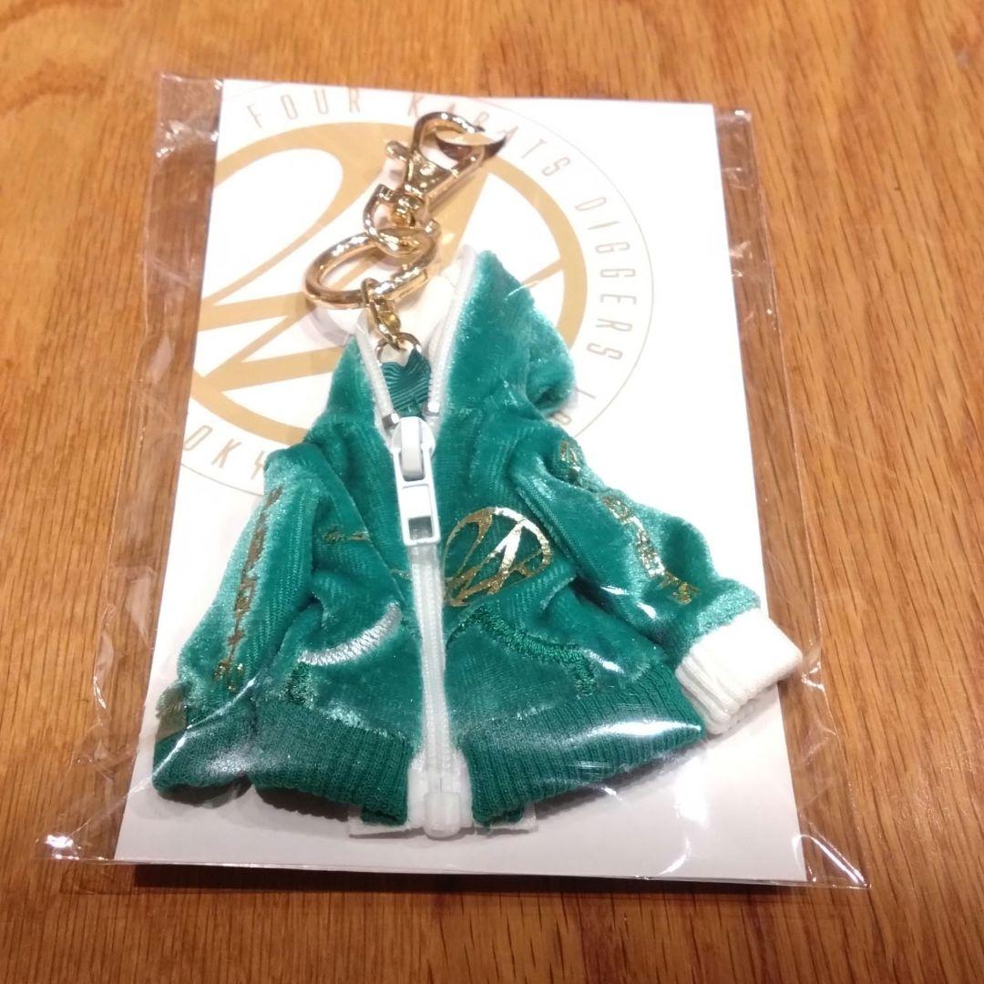 EXILE 衣装展示会 限定 24karats ジャージキーホルダー - メルカリ