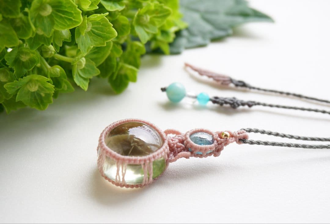 《山霞》グリーンアメジスト　グリーンカイヤナイト　マクラメ　ネックレス