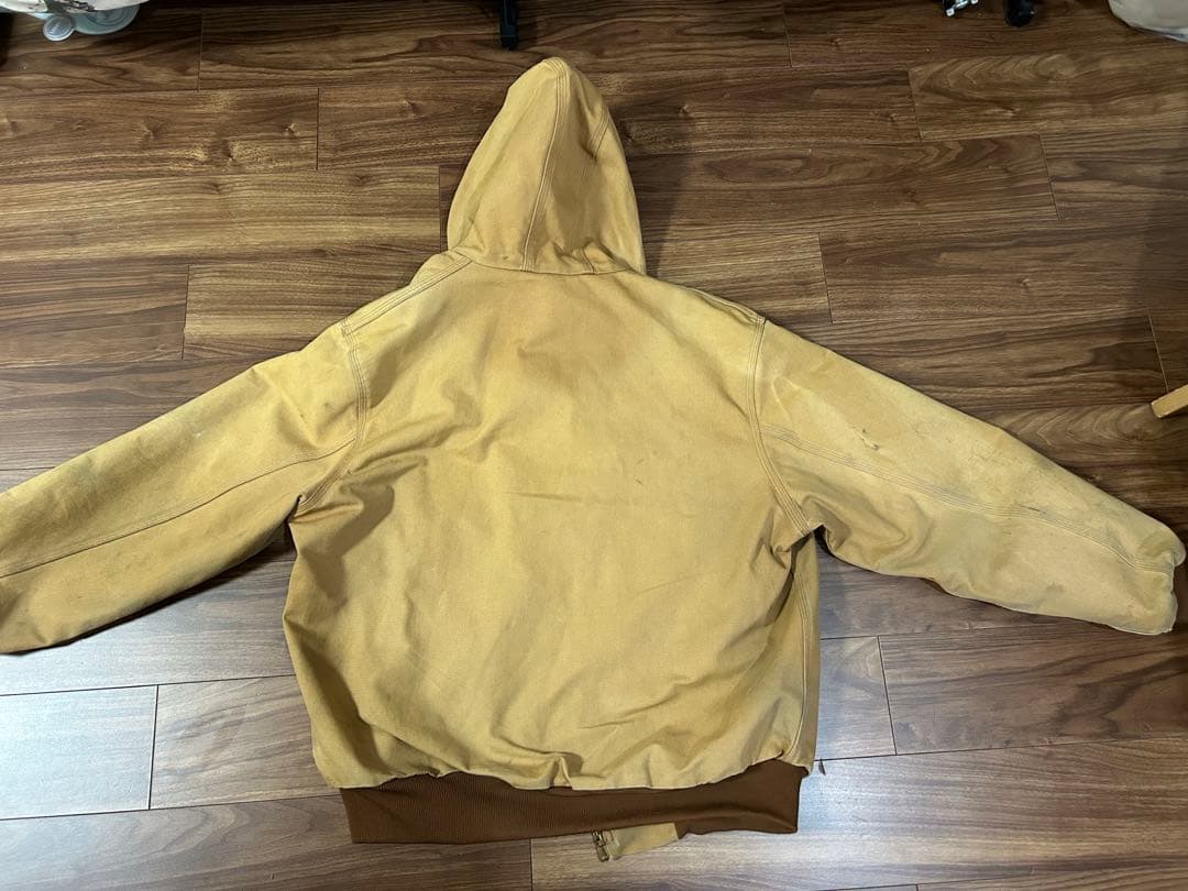 Carhartt アクティブジャケット・良い感じのフェード感