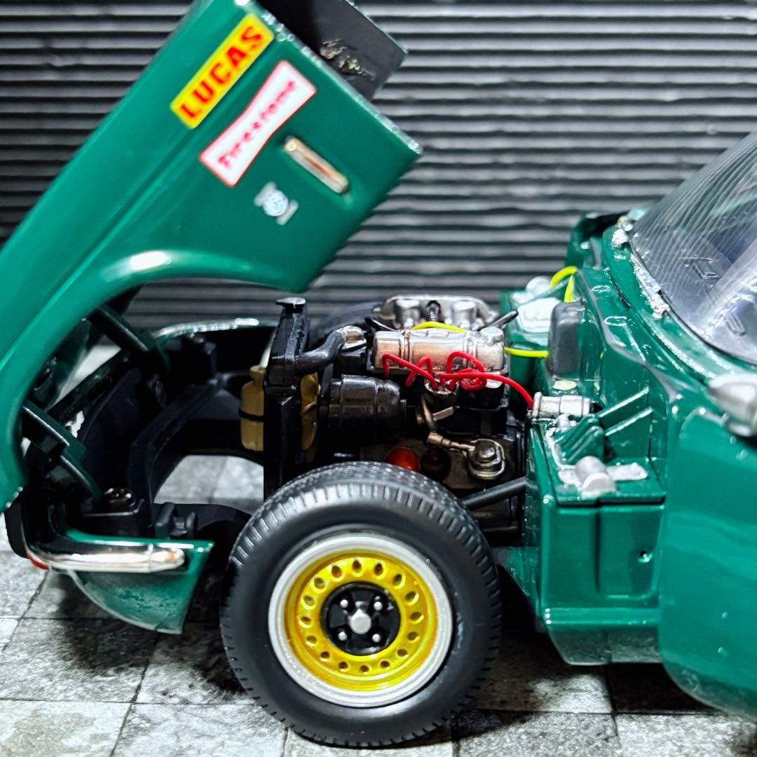 ワンオフカスタム 1/18 SunStar トライアンフ スピットファイアMKⅣ