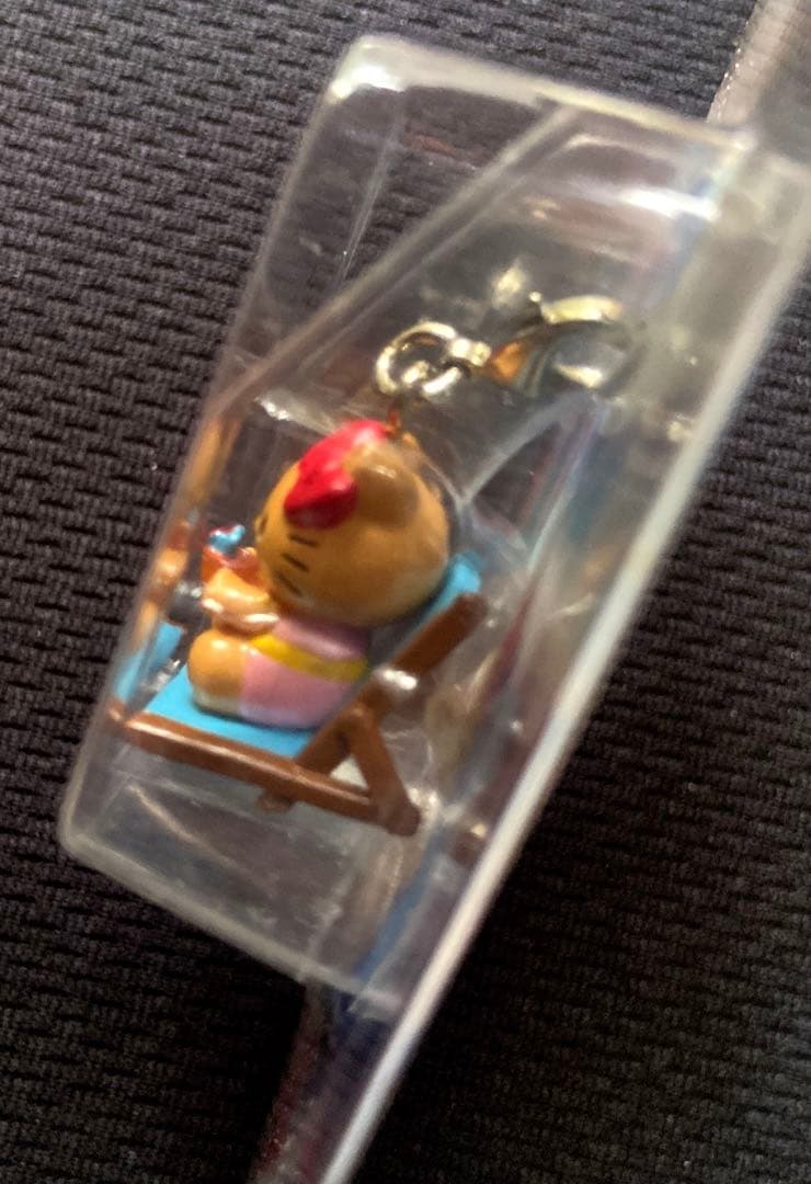 激レアご当地日焼けキティ ビーチハウスファスナーマスコット根付夏休み海バージョン