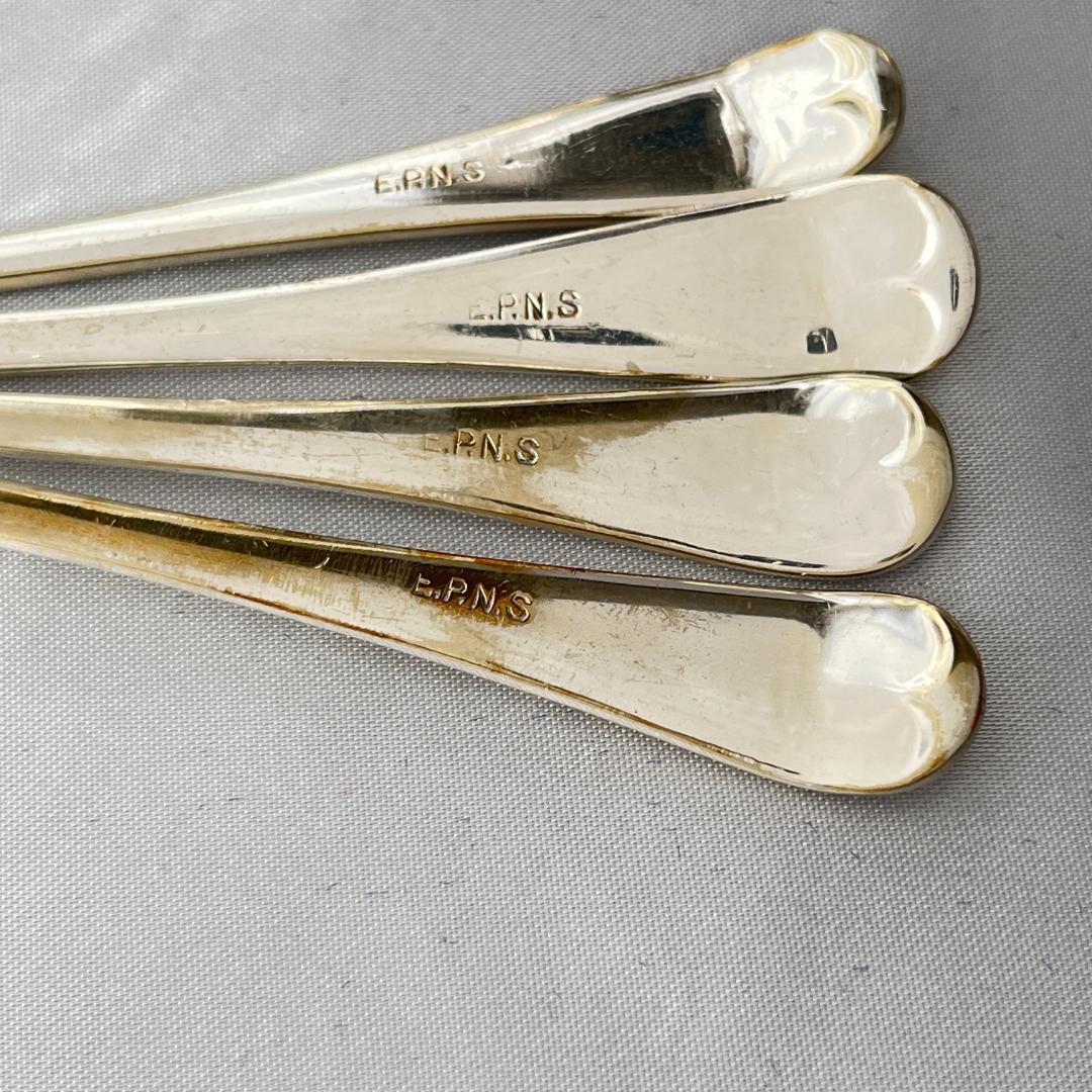 【John Harrison & Co】 透かしのエッグセット　エッグカップ