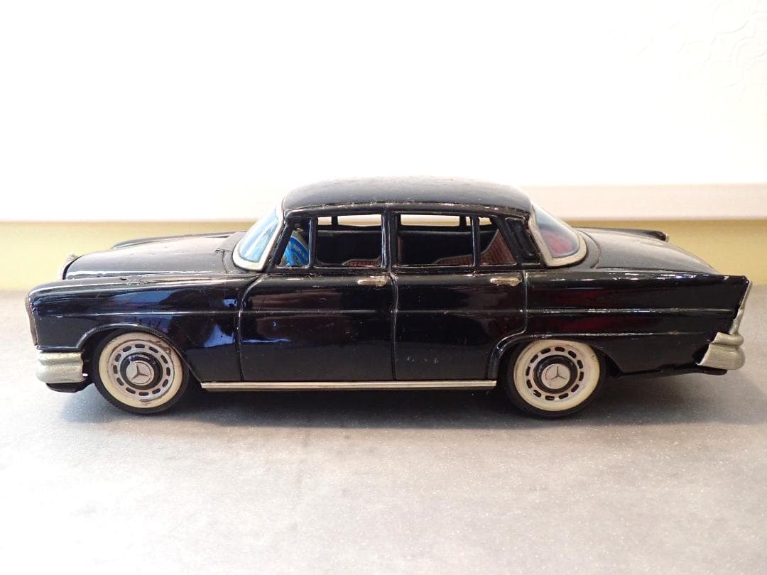 メルセデス ベンツ230 イチコー社製ビンテージブリキカー玩具 全長27㎝