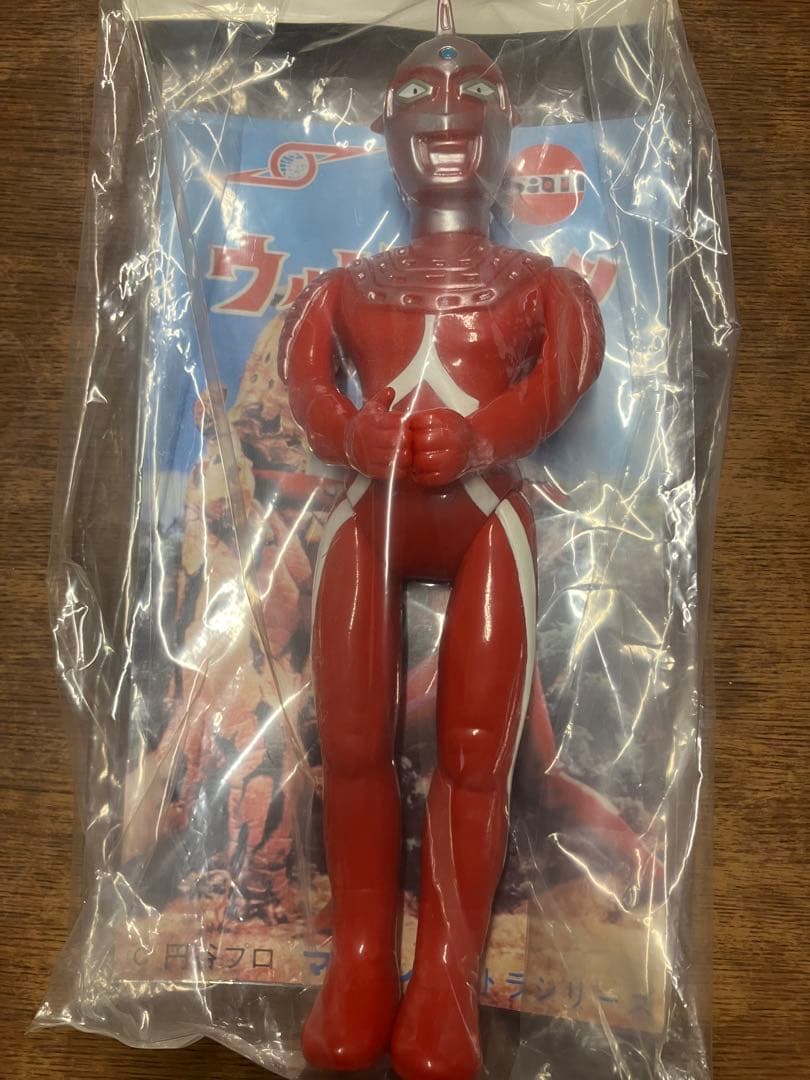 最終値下げ) マルサンソフビ まぼろしのウルトラセブン 450 赤 - メルカリ