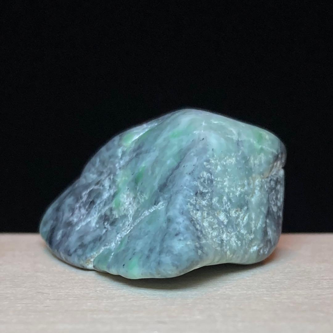 糸魚川翡翠 親不知海岸 黒×翠 金山谷 翡翠 海石 原石 14.9g - メルカリ