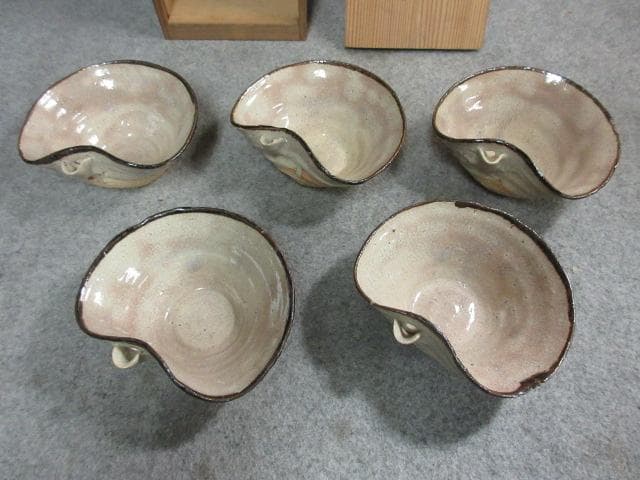 萩焼坂倉新兵衛片口鉢五客箱入り [B24850]の通販はau PAY マーケット