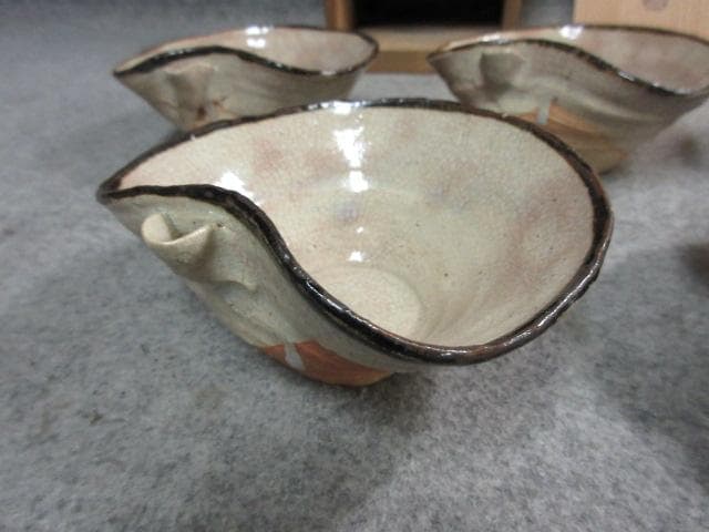 萩焼坂倉新兵衛片口鉢五客箱入り [B24850]の通販はau PAY マーケット