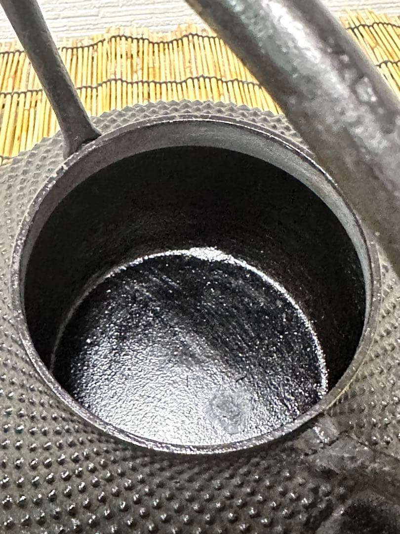 新品、栞、タグ付　南部文秀堂販売 南部耕分堂造　千鳥型アラレ　南部鉄瓶　南部鉄器