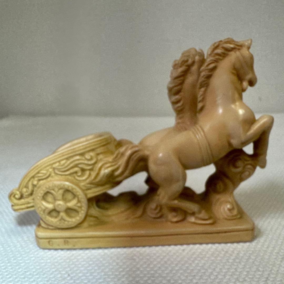 ギリシャ古代裸のりんごを持つ女性 馬の二輪車 2個セット イタリア