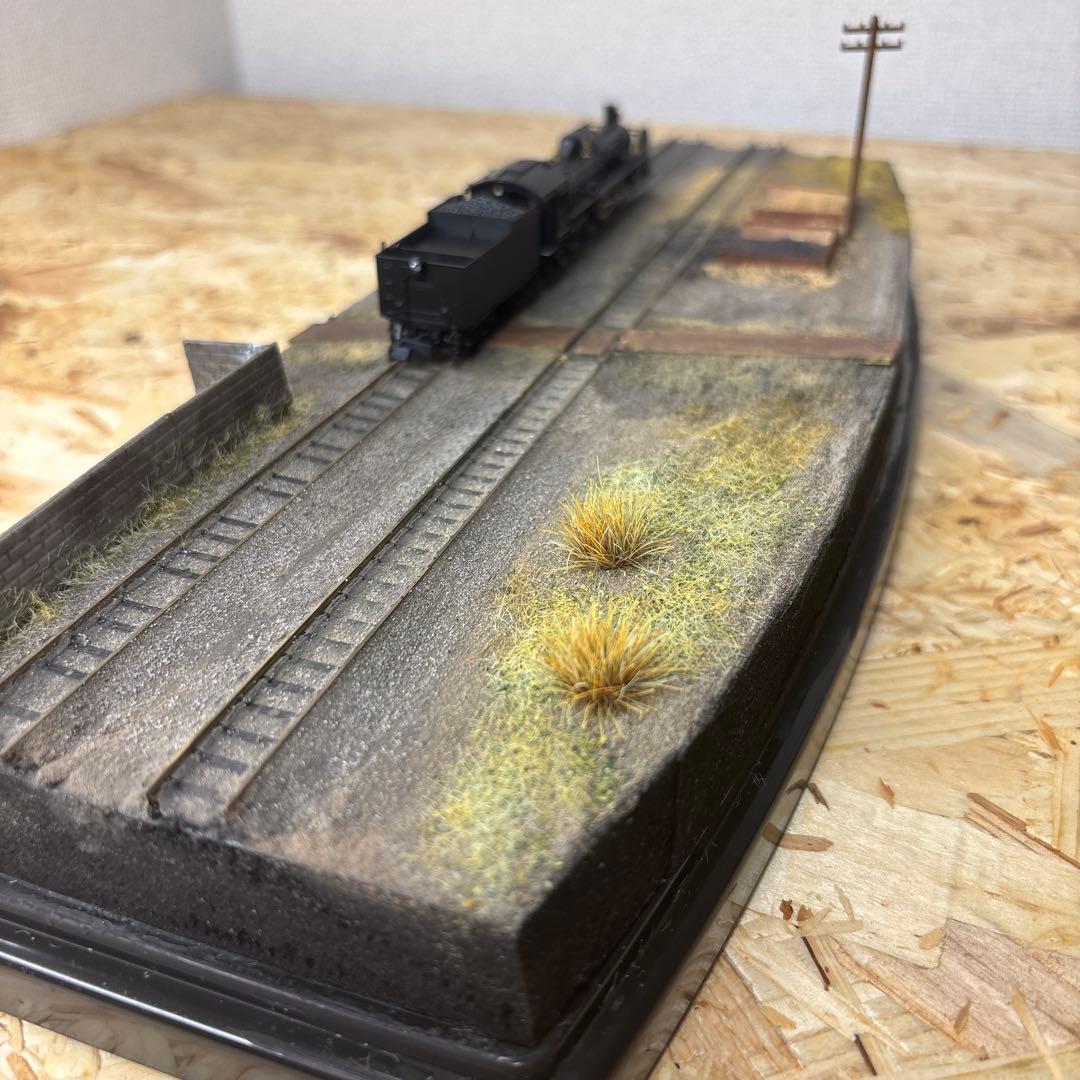 ケースあり】N保管用ジオラマ「晩秋の線路」—時を忘れるクラシックベース—