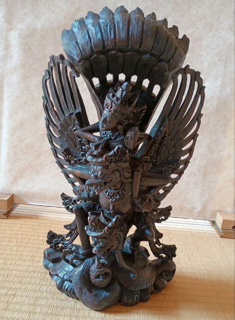 ガルーダに乗ったヴィシュヌ神の木彫り 高さ40cm インドネシア ガルーダ 神