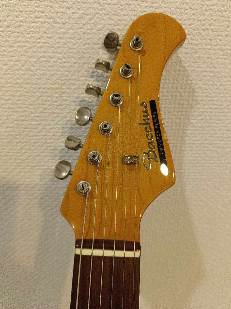 Bacchus BST-400　ストラトキャスタータイプ