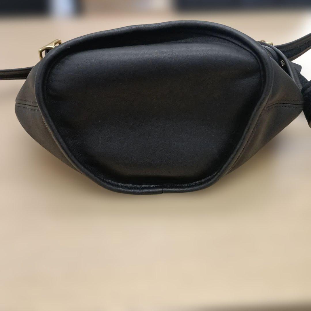 COACH ブラックレザーショルダーバッグ