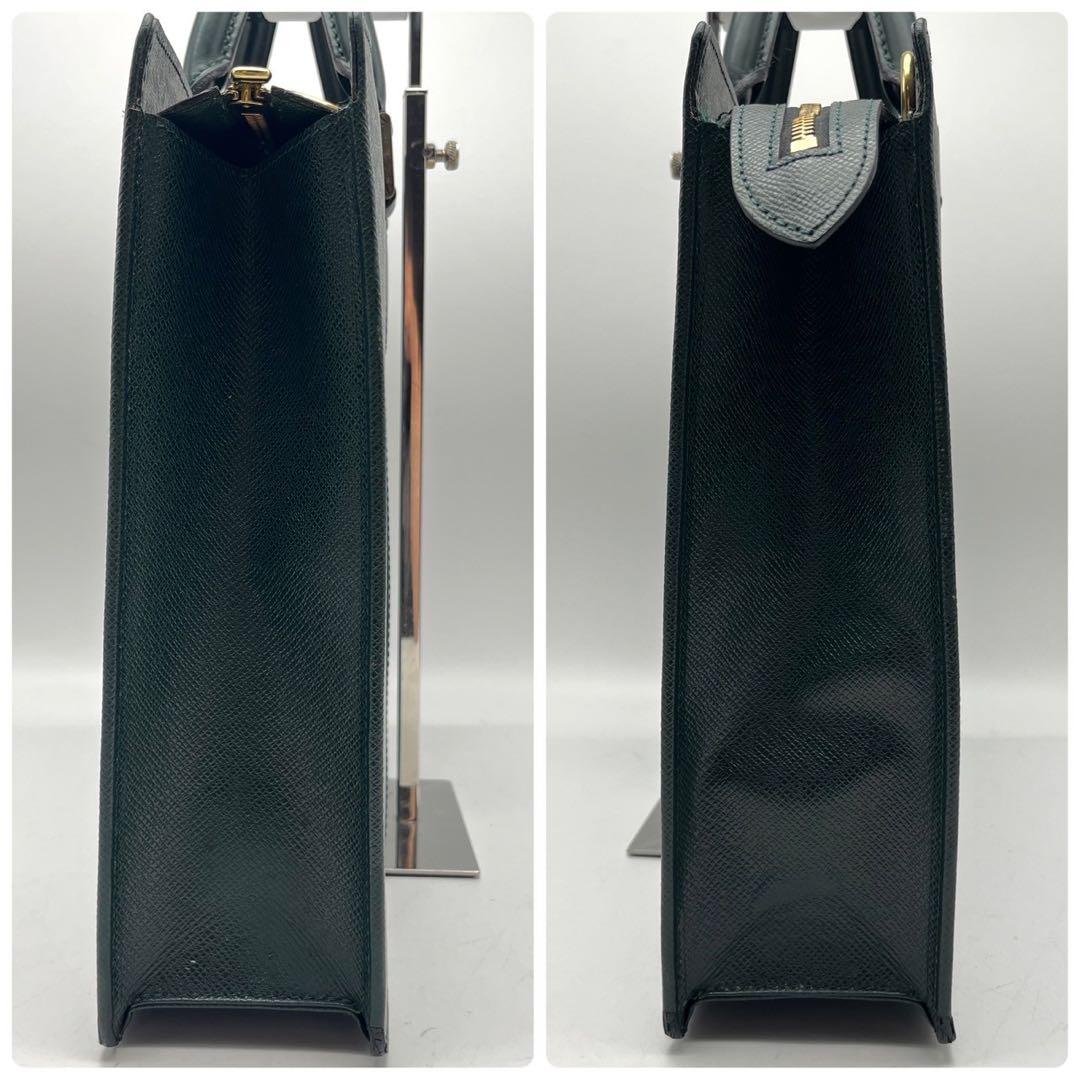 ルイヴィトン タイガ ポルトドキュマン ロザン エピセア　ビジネスバッグ 緑