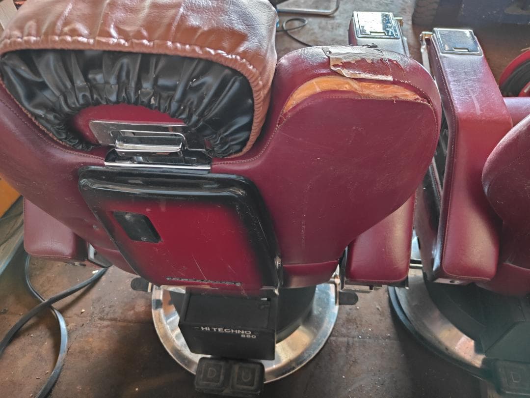 BELMONT ベルモント HI TECHNO 880 理容椅子 バーバーチェア 理容室