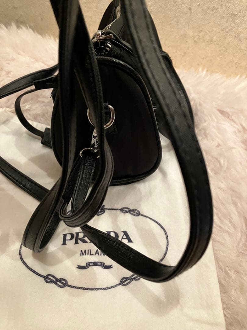 ブラック ハンドバッグ