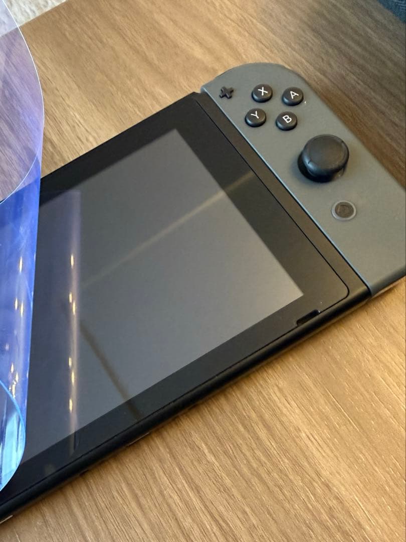 Nintendo Switch 本体 + 付属品（コントローラー付き）