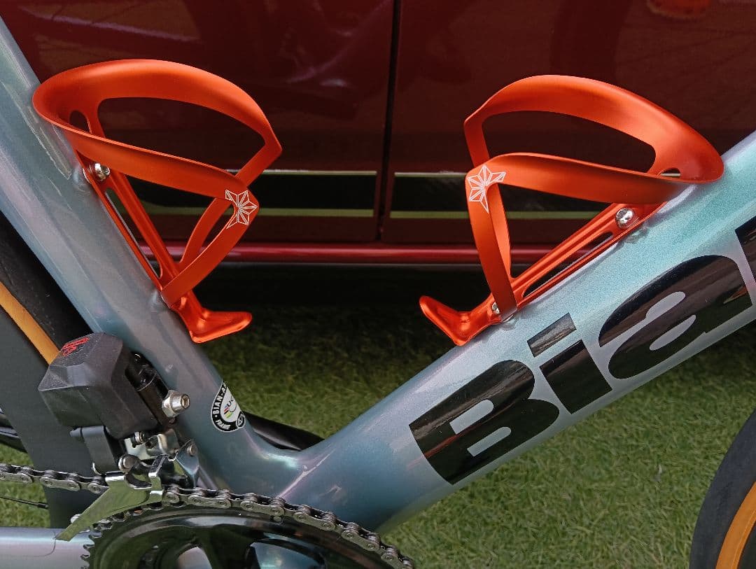 ビアンキ　Bianchi　アリア　105 電動　di2　ロードバイク　disc