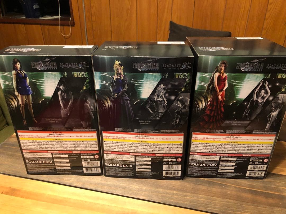 プレイアーツ 改　ファイナルファンタジー 7 クラウド、エアリス 、ティファ