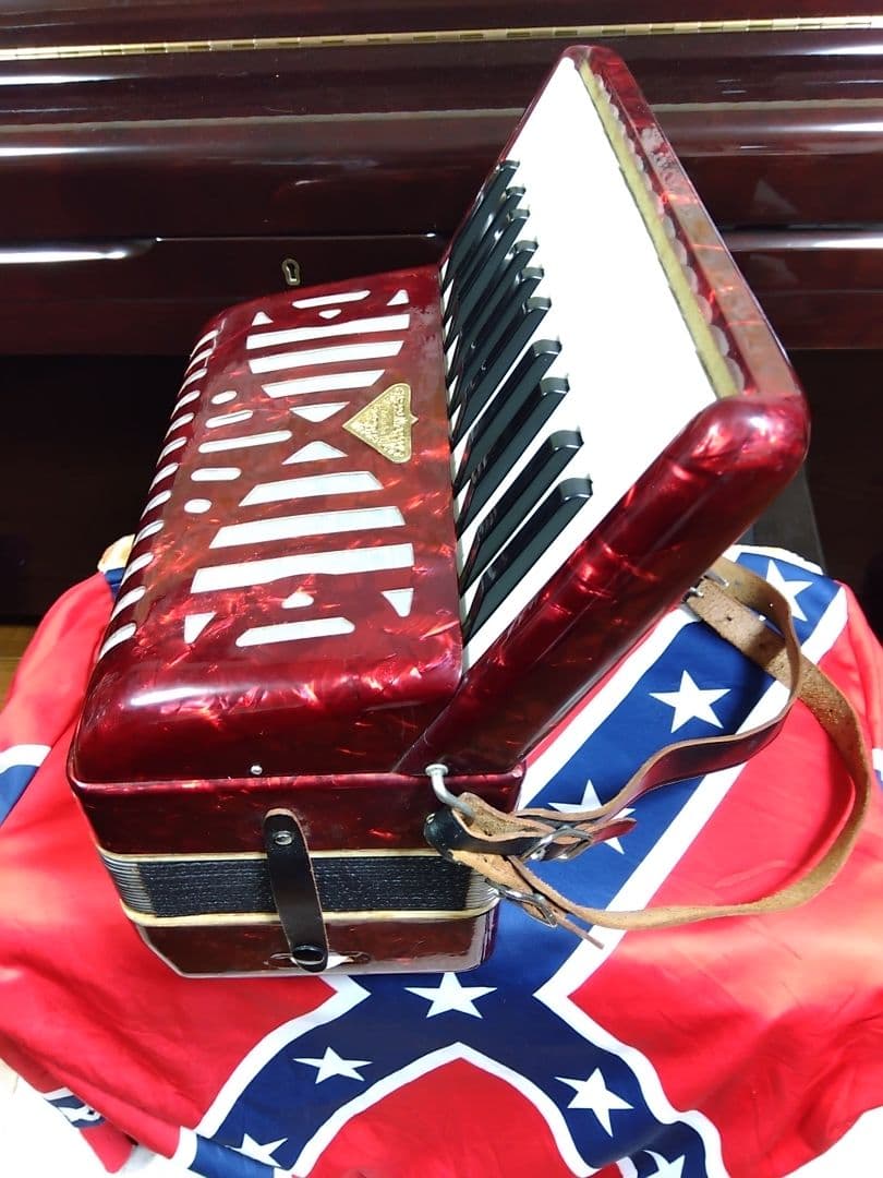 メンテ完了品】 トンボ アコーディオン No.28 赤（即演奏可）ケース付