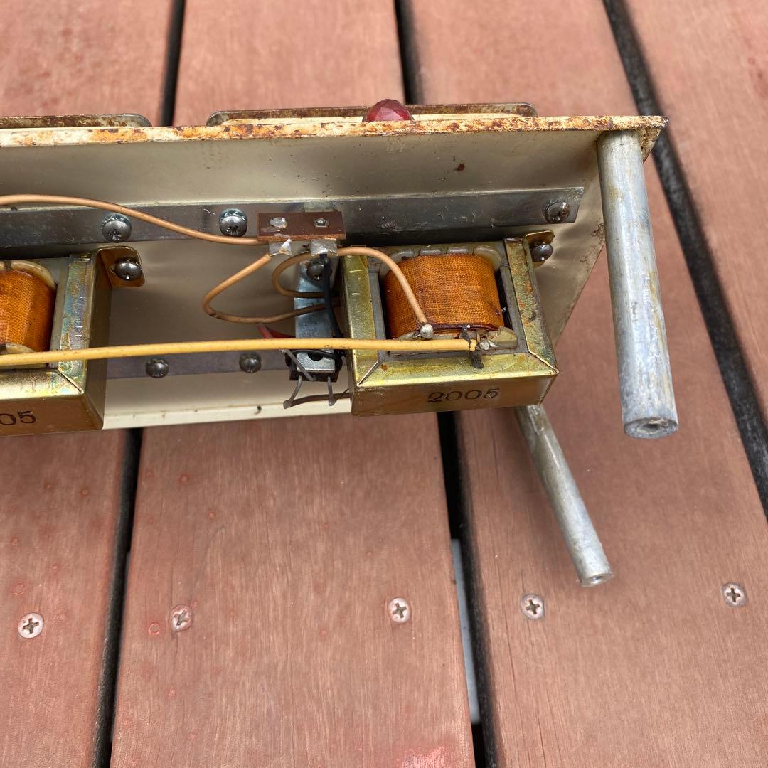 鉄道　合図灯充電器