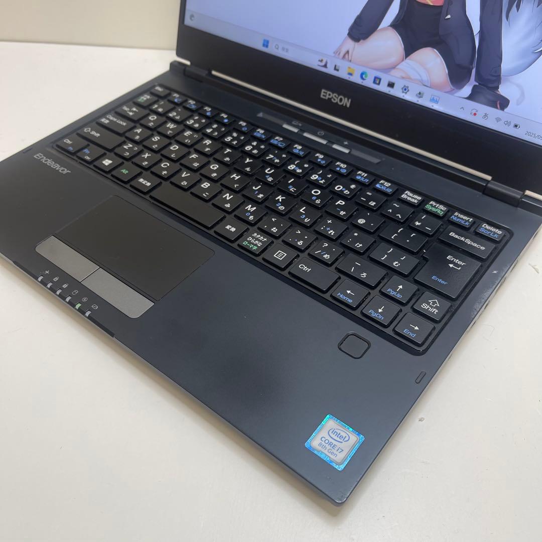 925 EPSON Endeavor NA520E i7-8565U 16GB