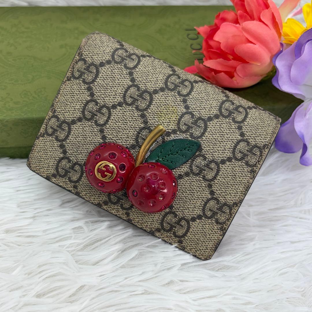 美品✨️グッチ 二つ折り財布 チェリー さくらんぼ PVC GG スプリーム