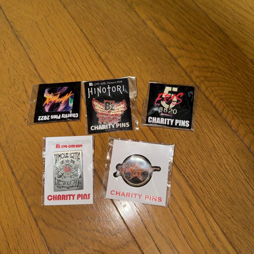 B'z チャリティーピンバッジ5個 - メルカリ
