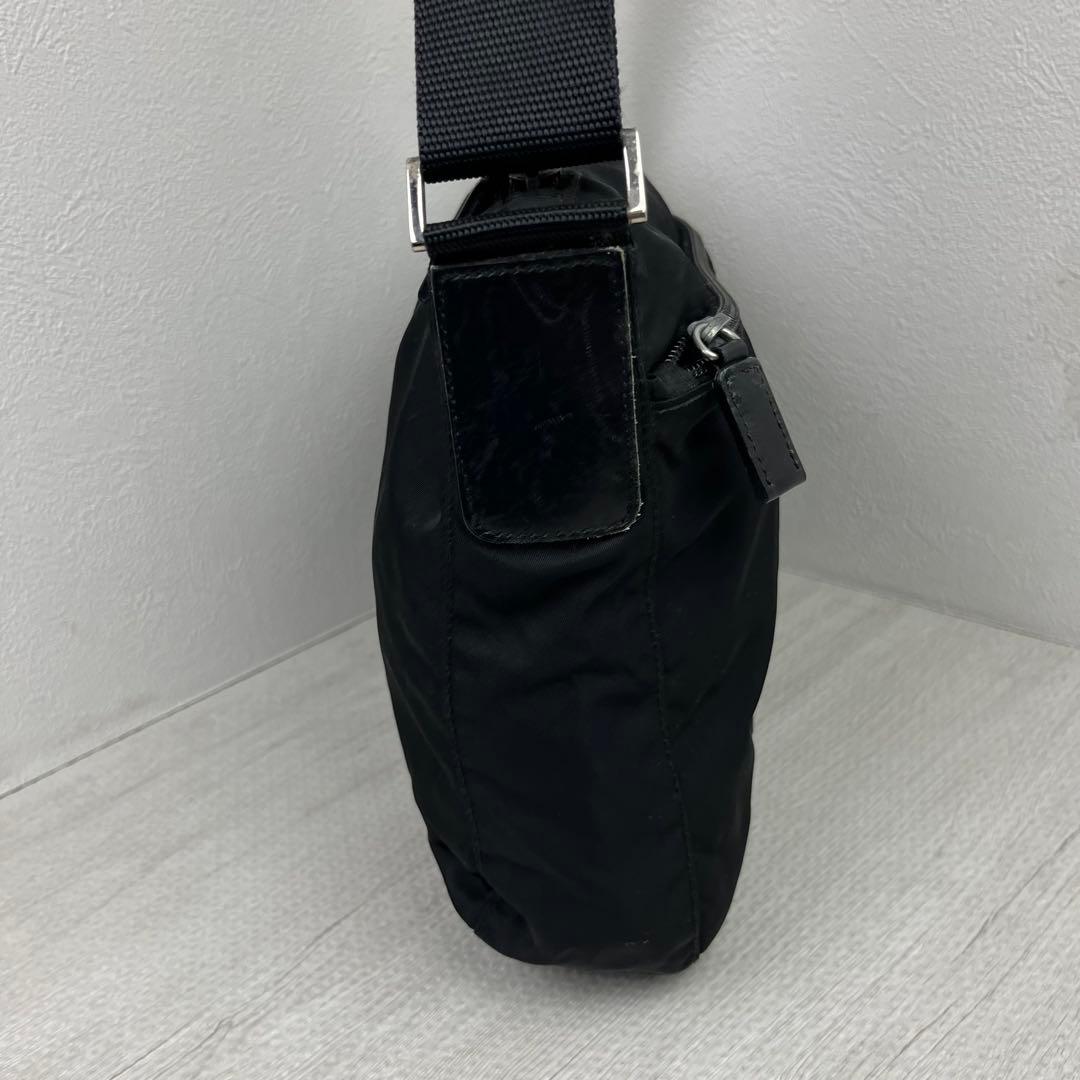 PRADA プラダ ショルダーバッグ カメラバッグ ブラック ナイロン 三角ロゴ