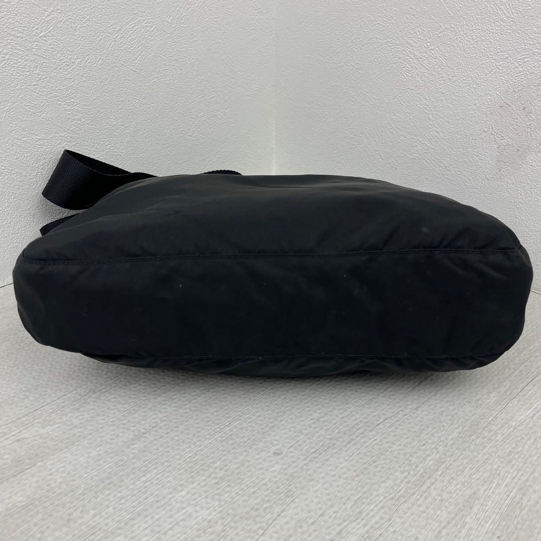 PRADA プラダ ショルダーバッグ カメラバッグ ブラック ナイロン 三角ロゴ